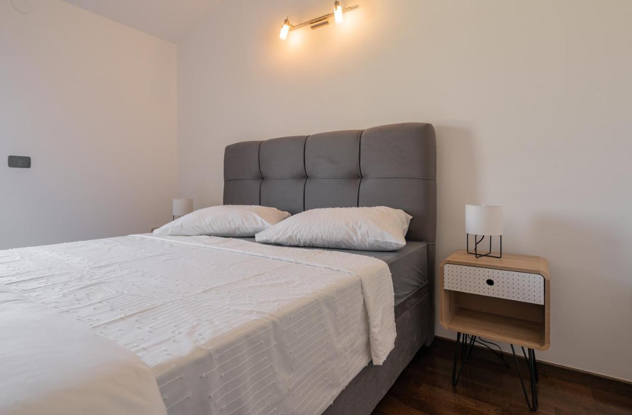 Penthouse Gea Apartment Premantura Luaran gambar