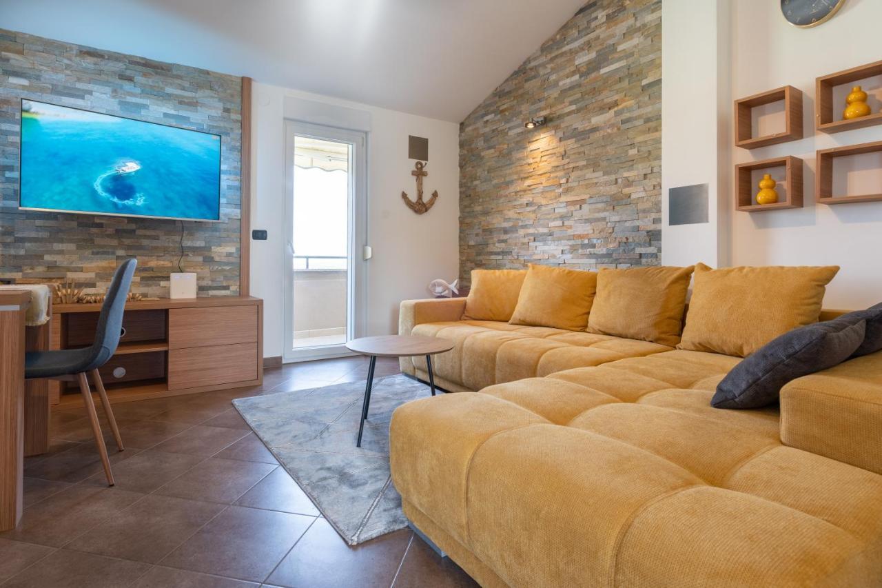 Penthouse Gea Apartment Premantura Luaran gambar