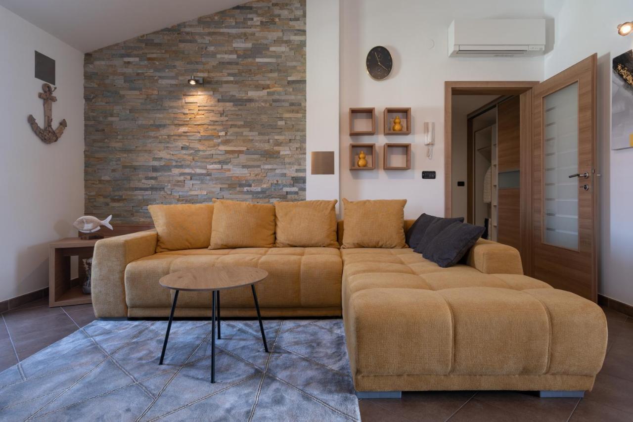 Penthouse Gea Apartment Premantura Luaran gambar