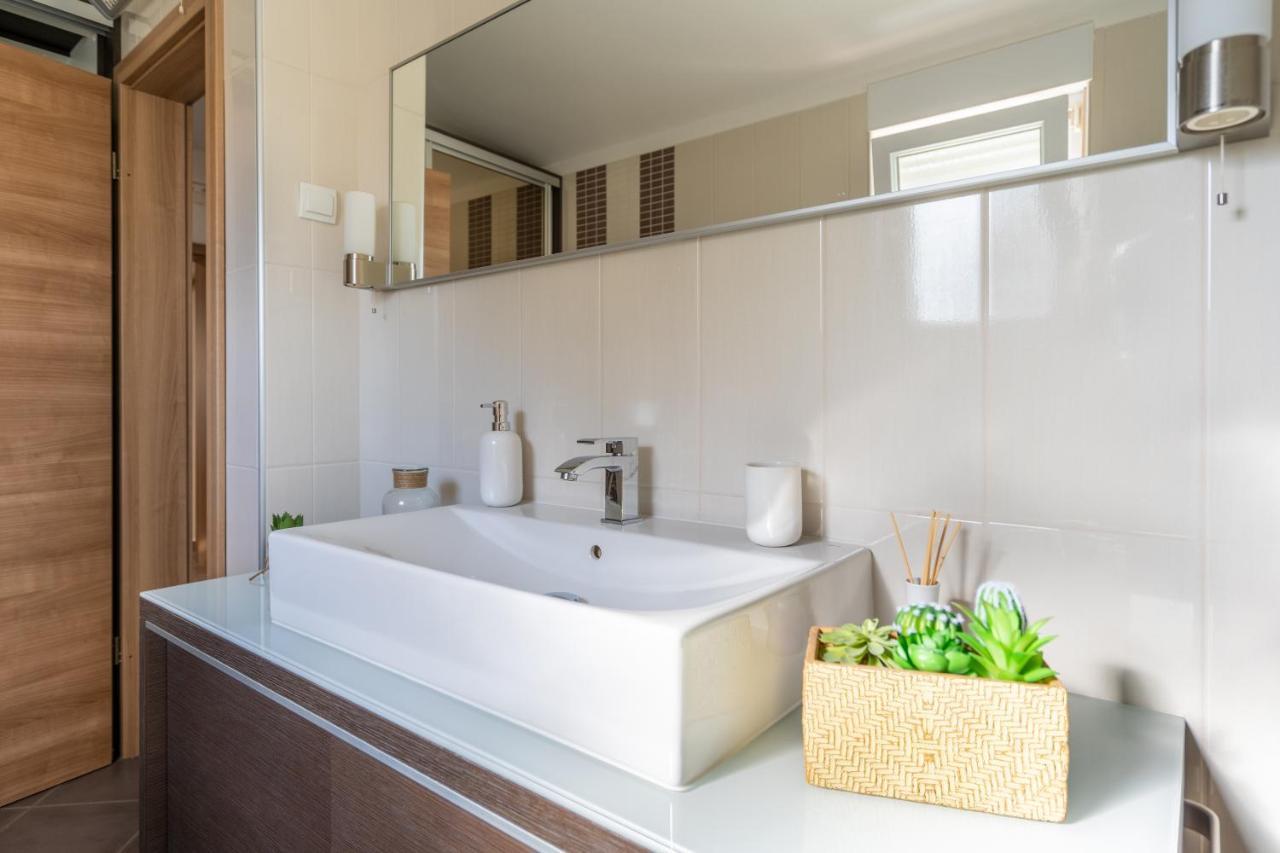 Penthouse Gea Apartment Premantura Luaran gambar