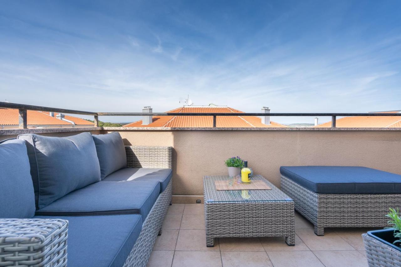 Penthouse Gea Apartment Premantura Luaran gambar